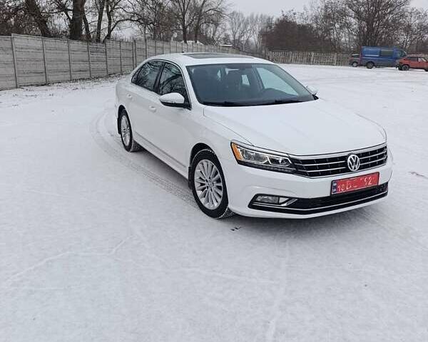 Белый Фольксваген Пассат, объемом двигателя 0 л и пробегом 266 тыс. км за 11800 $, фото 1 на Automoto.ua