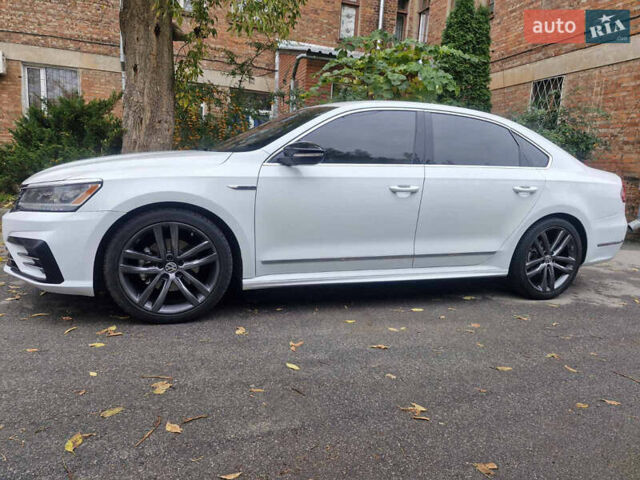 Белый Фольксваген Пассат, объемом двигателя 1.8 л и пробегом 155 тыс. км за 15000 $, фото 1 на Automoto.ua