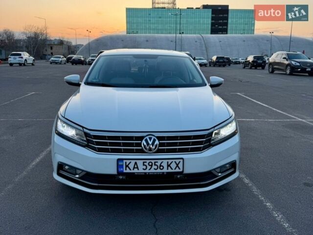 Білий Фольксваген Пассат, об'ємом двигуна 1.8 л та пробігом 221 тис. км за 14000 $, фото 1 на Automoto.ua