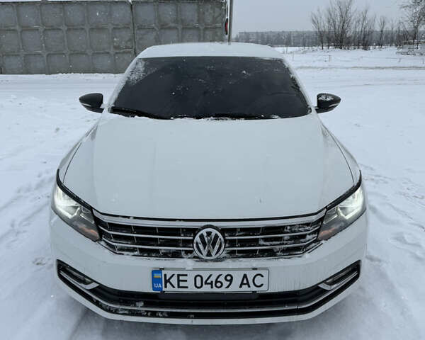 Белый Фольксваген Пассат, объемом двигателя 1.8 л и пробегом 95 тыс. км за 12555 $, фото 1 на Automoto.ua