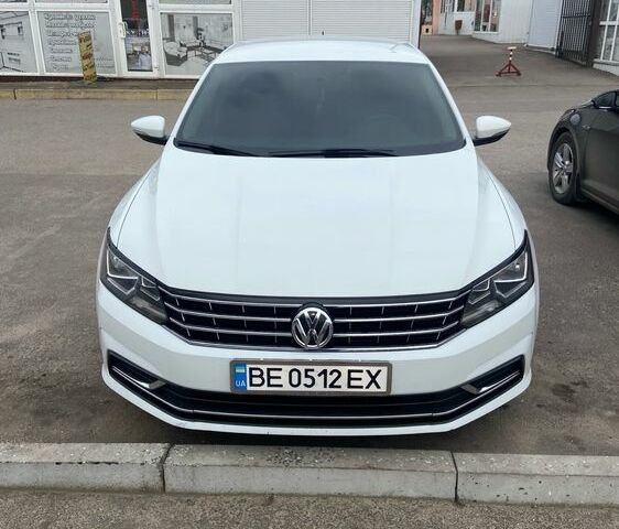 Белый Фольксваген Пассат, объемом двигателя 1.8 л и пробегом 250 тыс. км за 11600 $, фото 1 на Automoto.ua