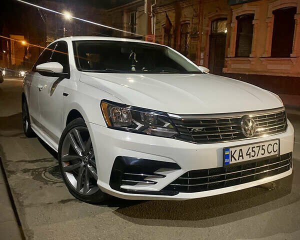 Білий Фольксваген Пассат, об'ємом двигуна 1.98 л та пробігом 140 тис. км за 14999 $, фото 1 на Automoto.ua