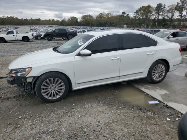 Белый Фольксваген Пассат, объемом двигателя 1.8 л и пробегом 207 тыс. км за 9100 $, фото 1 на Automoto.ua