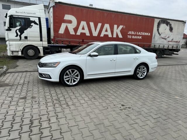 Белый Фольксваген Пассат, объемом двигателя 1.8 л и пробегом 178 тыс. км за 14000 $, фото 1 на Automoto.ua