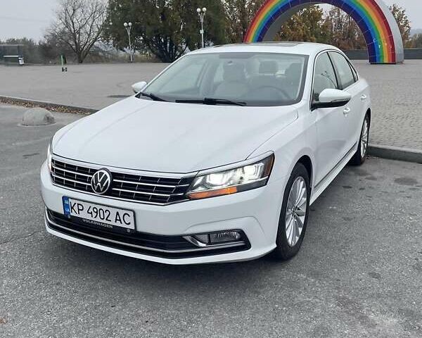Білий Фольксваген Пассат, об'ємом двигуна 1.8 л та пробігом 181 тис. км за 14000 $, фото 1 на Automoto.ua