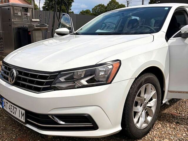 Белый Фольксваген Пассат, объемом двигателя 1.8 л и пробегом 155 тыс. км за 11800 $, фото 1 на Automoto.ua