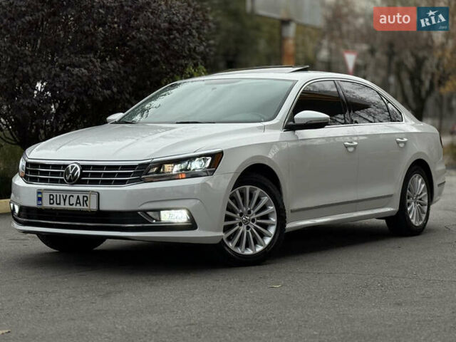 Белый Фольксваген Пассат, объемом двигателя 1.8 л и пробегом 57 тыс. км за 11299 $, фото 1 на Automoto.ua