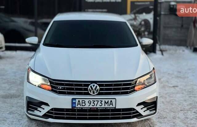 Белый Фольксваген Пассат, объемом двигателя 1.98 л и пробегом 83 тыс. км за 12000 $, фото 1 на Automoto.ua