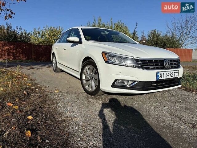 Белый Фольксваген Пассат, объемом двигателя 1.98 л и пробегом 145 тыс. км за 12500 $, фото 1 на Automoto.ua