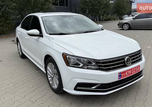 Білий Фольксваген Пассат, об'ємом двигуна 0 л та пробігом 175 тис. км за 13500 $, фото 1 на Automoto.ua