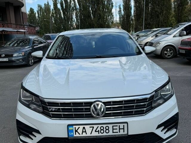 Білий Фольксваген Пассат, об'ємом двигуна 1.98 л та пробігом 191 тис. км за 12500 $, фото 1 на Automoto.ua