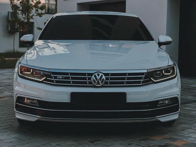 Белый Фольксваген Пассат, объемом двигателя 2 л и пробегом 258 тыс. км за 21800 $, фото 1 на Automoto.ua