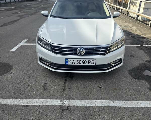 Белый Фольксваген Пассат, объемом двигателя 1.98 л и пробегом 133 тыс. км за 13300 $, фото 1 на Automoto.ua