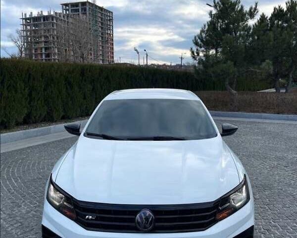 Білий Фольксваген Пассат, об'ємом двигуна 1.98 л та пробігом 113 тис. км за 15000 $, фото 1 на Automoto.ua