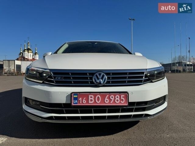 Белый Фольксваген Пассат, объемом двигателя 0 л и пробегом 97 тыс. км за 20700 $, фото 1 на Automoto.ua
