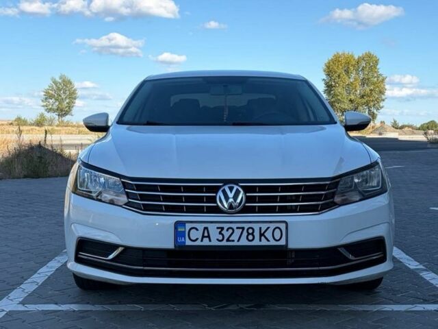 Белый Фольксваген Пассат, объемом двигателя 2 л и пробегом 170 тыс. км за 13744 $, фото 1 на Automoto.ua