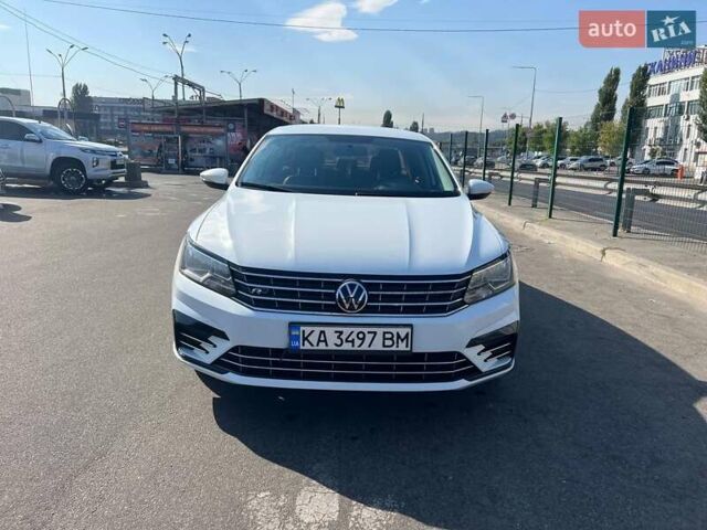 Белый Фольксваген Пассат, объемом двигателя 1.98 л и пробегом 130 тыс. км за 13300 $, фото 1 на Automoto.ua