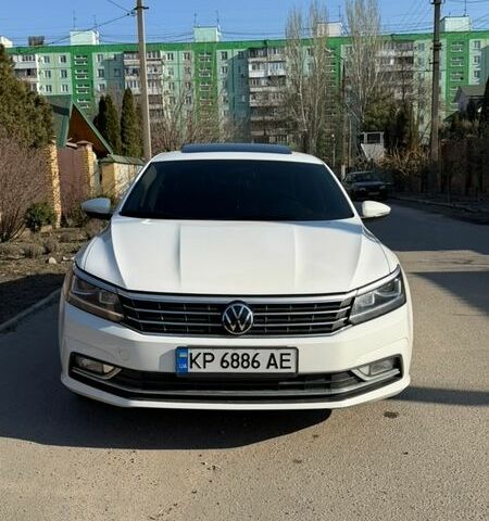 Белый Фольксваген Пассат, объемом двигателя 1.8 л и пробегом 132 тыс. км за 14200 $, фото 1 на Automoto.ua