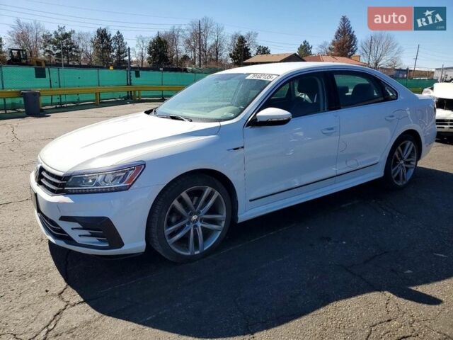 Белый Фольксваген Пассат, объемом двигателя 1.8 л и пробегом 135 тыс. км за 3000 $, фото 1 на Automoto.ua