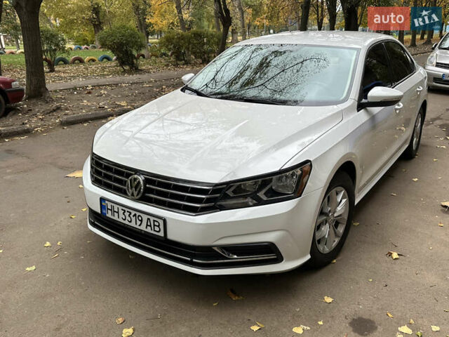 Фольксваген Пассат 2018 в Одессе на Automoto.ua Белый Фольксваген Пассат, объемом двигателя 1.98 л и пробегом 162 тыс. км за 15500 $, фото 1 на Automoto.ua