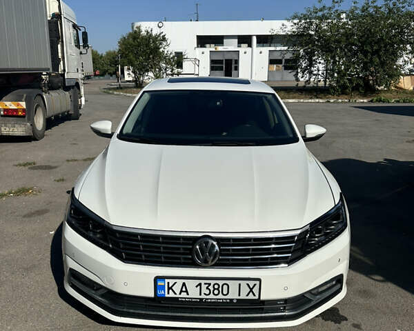 Белый Фольксваген Пассат, объемом двигателя 1.98 л и пробегом 76 тыс. км за 13500 $, фото 1 на Automoto.ua
