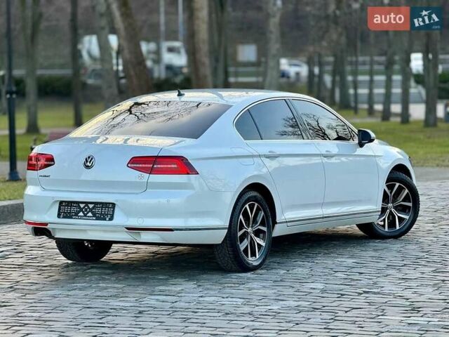 Білий Фольксваген Пассат, об'ємом двигуна 1.8 л та пробігом 170 тис. км за 17500 $, фото 1 на Automoto.ua