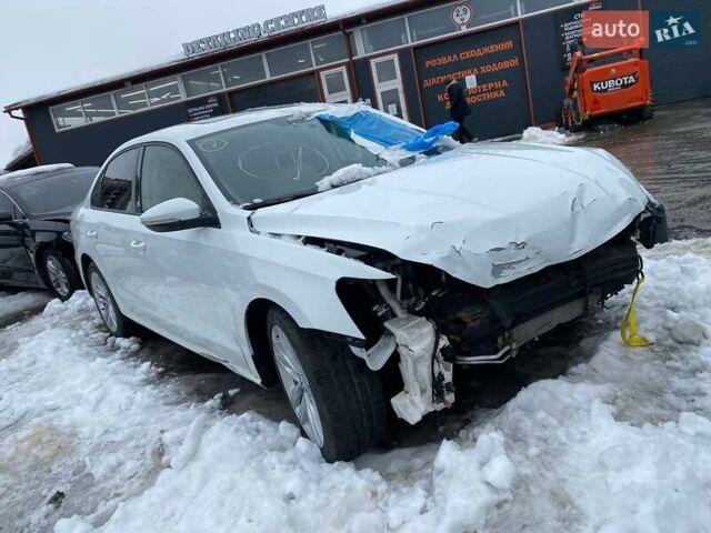 Білий Фольксваген Пассат, об'ємом двигуна 2 л та пробігом 110 тис. км за 7500 $, фото 1 на Automoto.ua