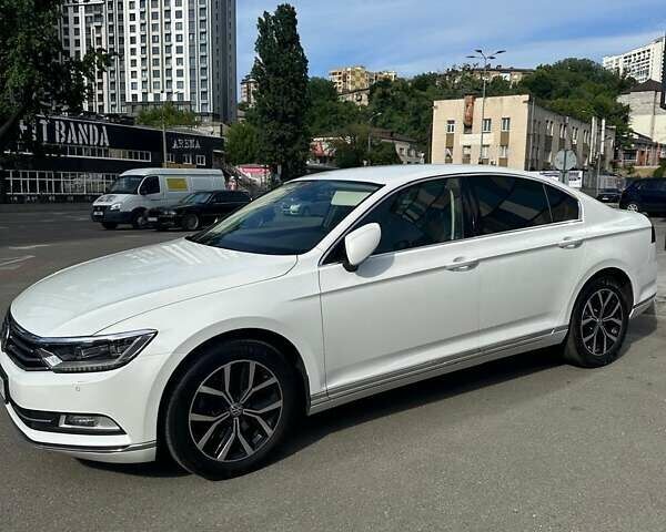 Белый Фольксваген Пассат, объемом двигателя 1.8 л и пробегом 99 тыс. км за 20500 $, фото 1 на Automoto.ua