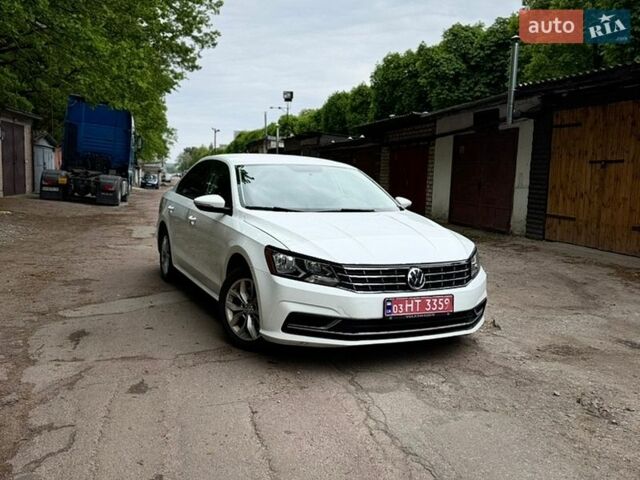 Белый Фольксваген Пассат, объемом двигателя 2 л и пробегом 171 тыс. км за 9999 $, фото 1 на Automoto.ua