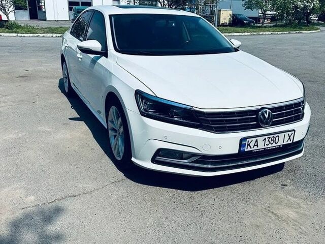 Белый Фольксваген Пассат, объемом двигателя 1.98 л и пробегом 128 тыс. км за 17500 $, фото 1 на Automoto.ua