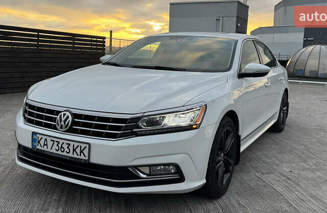 Белый Фольксваген Пассат, объемом двигателя 1.98 л и пробегом 134 тыс. км за 15900 $, фото 1 на Automoto.ua