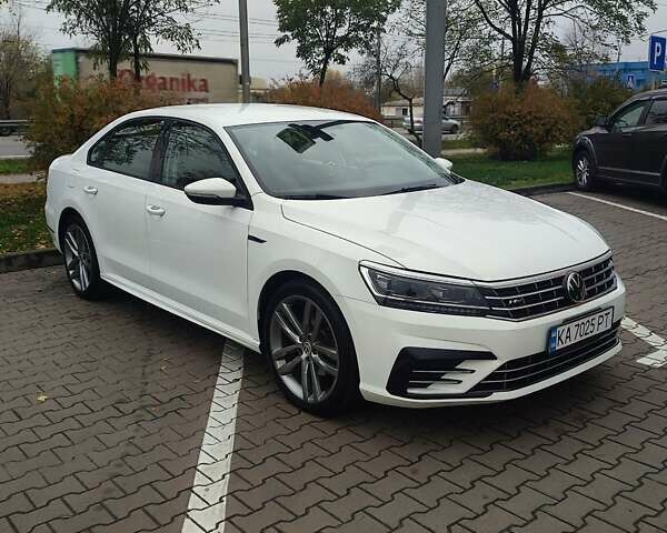 Білий Фольксваген Пассат, об'ємом двигуна 2 л та пробігом 195 тис. км за 14200 $, фото 1 на Automoto.ua