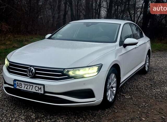 Белый Фольксваген Пассат, объемом двигателя 1.97 л и пробегом 248 тыс. км за 16700 $, фото 1 на Automoto.ua