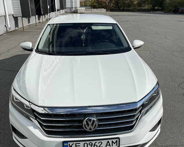 Білий Фольксваген Пассат, об'ємом двигуна 2 л та пробігом 70 тис. км за 17600 $, фото 1 на Automoto.ua