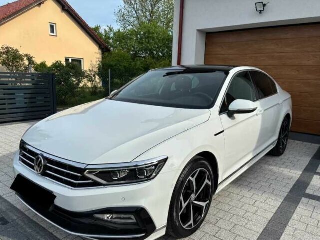 Белый Фольксваген Пассат, объемом двигателя 2 л и пробегом 99 тыс. км за 15200 $, фото 1 на Automoto.ua