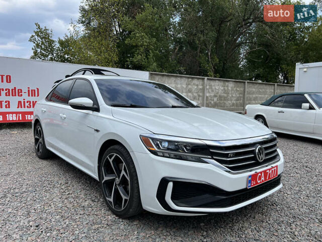 Белый Фольксваген Пассат, объемом двигателя 2 л и пробегом 114 тыс. км за 17950 $, фото 1 на Automoto.ua