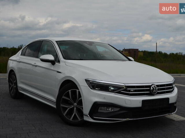 Белый Фольксваген Пассат, объемом двигателя 2 л и пробегом 68 тыс. км за 18200 $, фото 1 на Automoto.ua