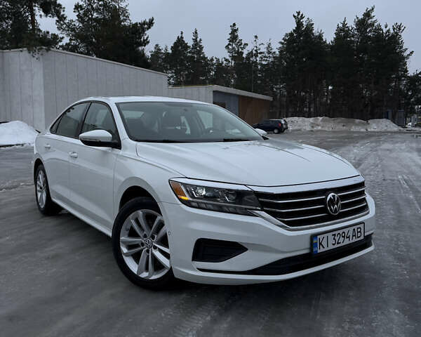 Белый Фольксваген Пассат, объемом двигателя 2 л и пробегом 113 тыс. км за 16600 $, фото 1 на Automoto.ua