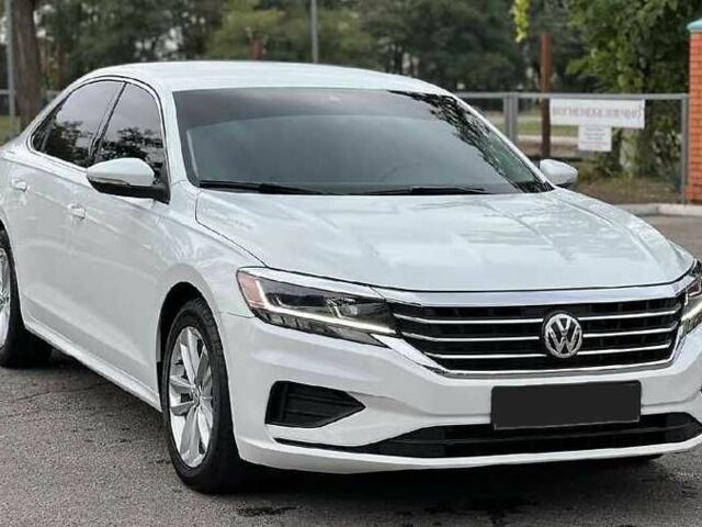 Белый Фольксваген Пассат, объемом двигателя 2 л и пробегом 45 тыс. км за 16800 $, фото 1 на Automoto.ua