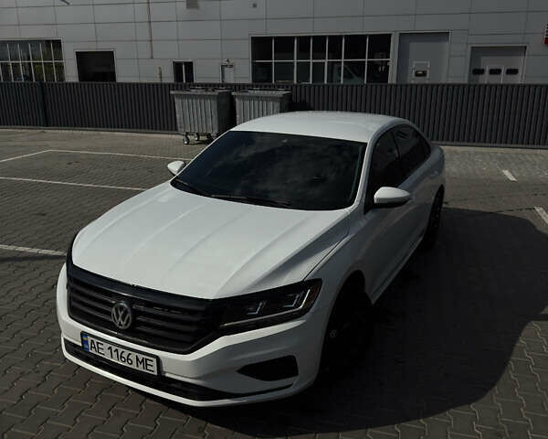 Белый Фольксваген Пассат, объемом двигателя 1.98 л и пробегом 164 тыс. км за 18000 $, фото 1 на Automoto.ua