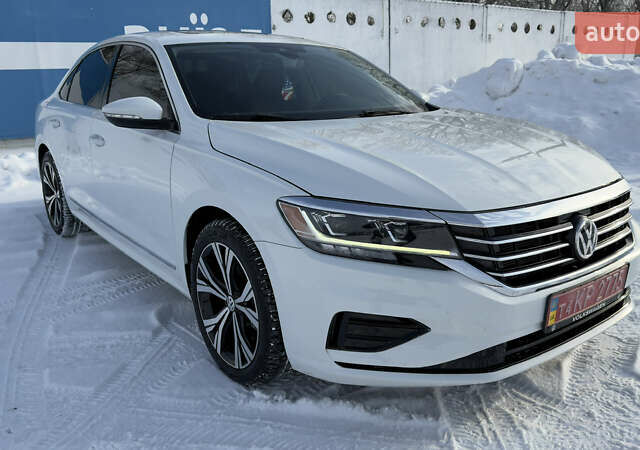 Білий Фольксваген Пассат, об'ємом двигуна 2 л та пробігом 145 тис. км за 17950 $, фото 1 на Automoto.ua