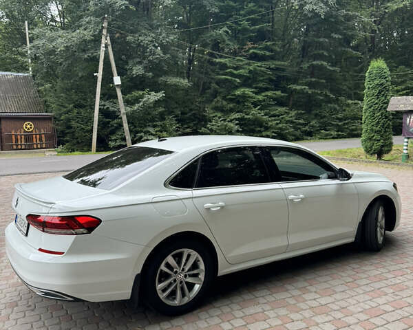 Белый Фольксваген Пассат, объемом двигателя 2 л и пробегом 51 тыс. км за 20500 $, фото 1 на Automoto.ua