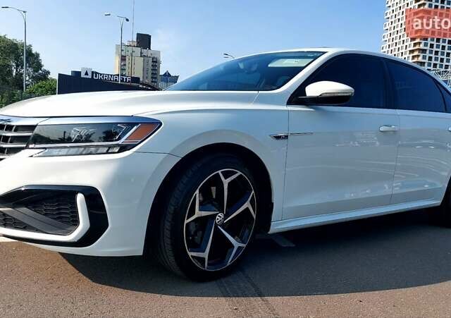 Белый Фольксваген Пассат, объемом двигателя 2 л и пробегом 76 тыс. км за 21900 $, фото 1 на Automoto.ua