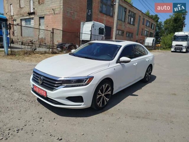 Білий Фольксваген Пассат, об'ємом двигуна 2 л та пробігом 195 тис. км за 15999 $, фото 1 на Automoto.ua