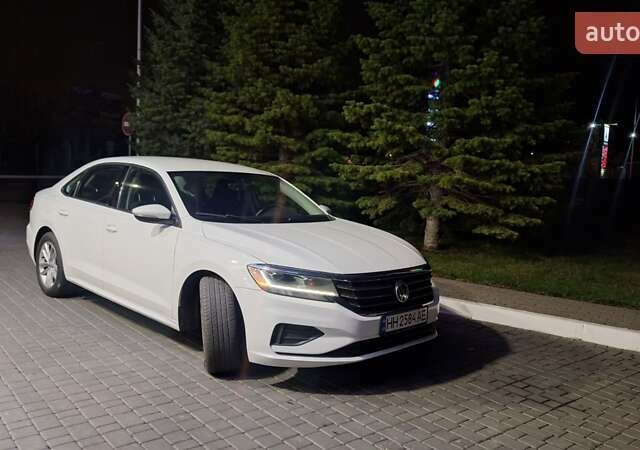 Білий Фольксваген Пассат, об'ємом двигуна 1.98 л та пробігом 51 тис. км за 19999 $, фото 1 на Automoto.ua
