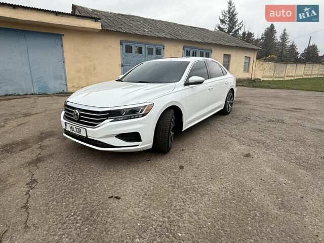 Белый Фольксваген Пассат, объемом двигателя 1.98 л и пробегом 106 тыс. км за 19000 $, фото 1 на Automoto.ua