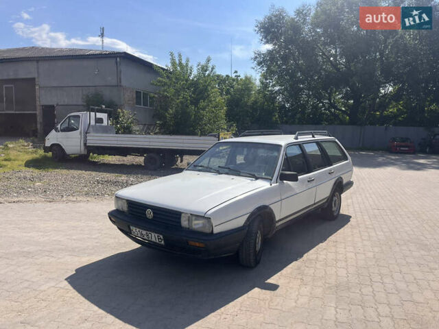 Белый Фольксваген Пассат, объемом двигателя 1.6 л и пробегом 285 тыс. км за 850 $, фото 1 на Automoto.ua