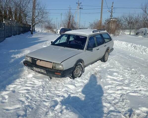 Белый Фольксваген Пассат, объемом двигателя 0 л и пробегом 200 тыс. км за 850 $, фото 1 на Automoto.ua