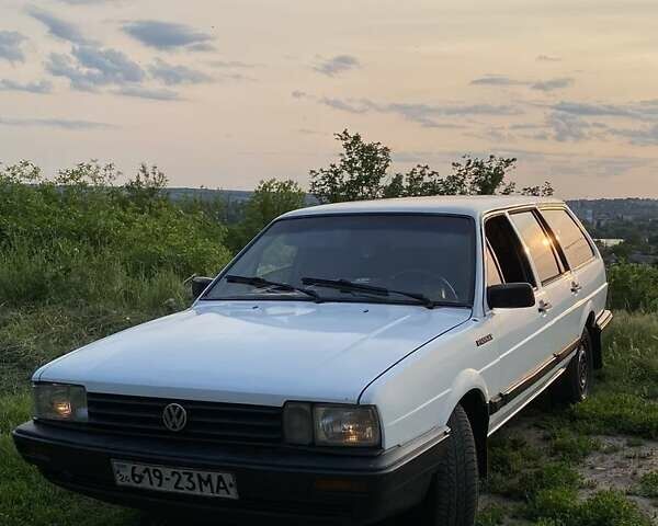 Белый Фольксваген Пассат, объемом двигателя 1.6 л и пробегом 500 тыс. км за 1900 $, фото 1 на Automoto.ua