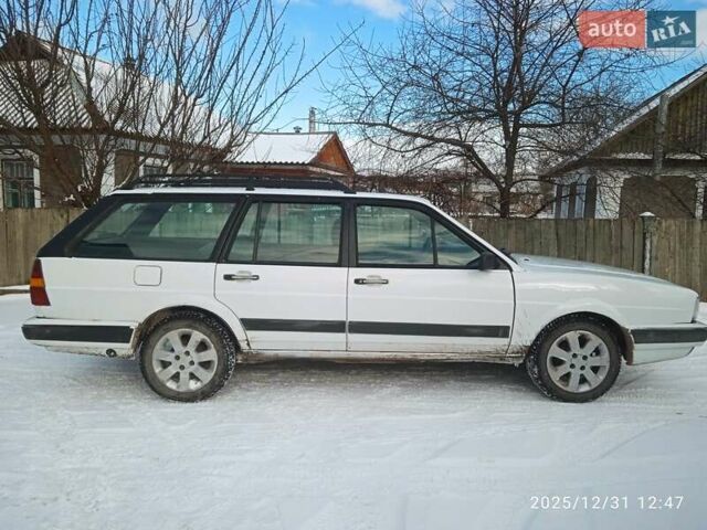 Білий Фольксваген Пассат, об'ємом двигуна 1.8 л та пробігом 320 тис. км за 1000 $, фото 1 на Automoto.ua